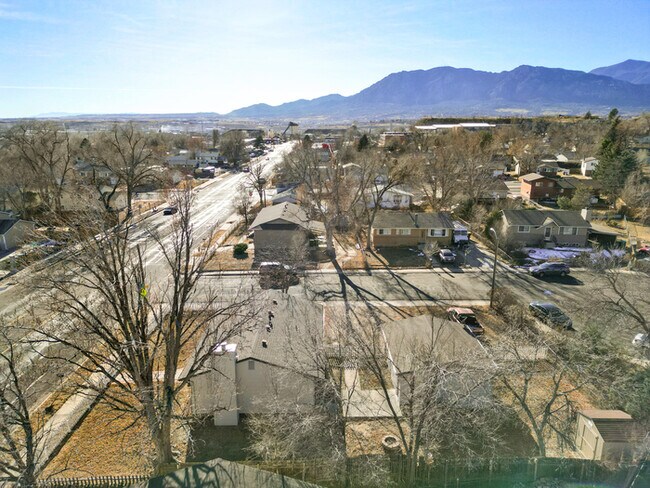 Foto del edificio - 2411 Delta Dr