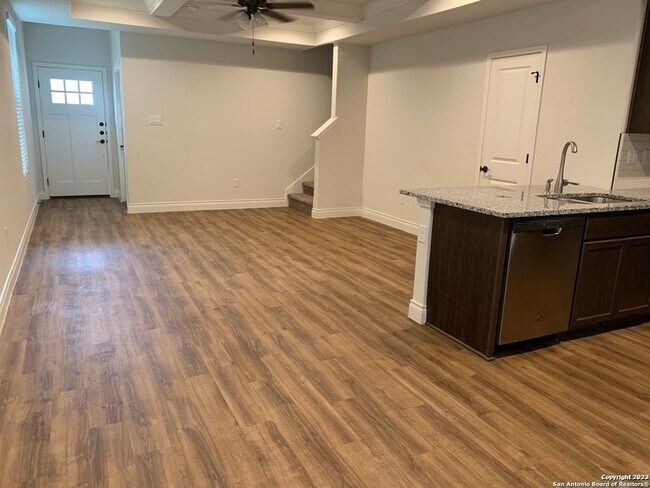 Foto del edificio - 333 Untermaier St