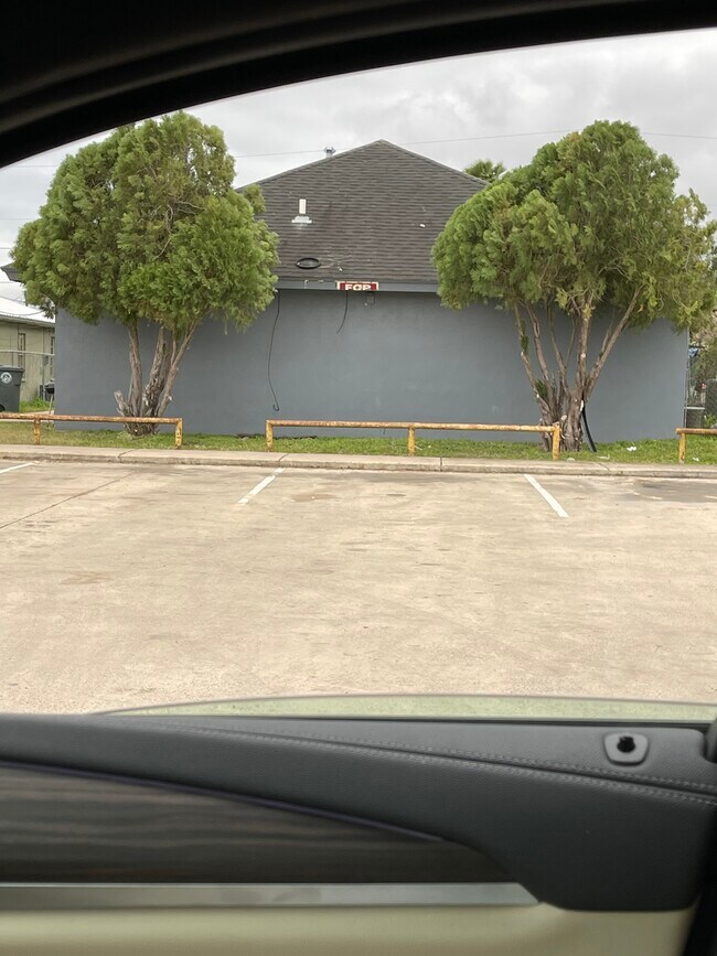 Foto del edificio - 823 W 1st St