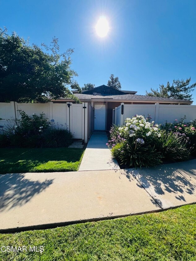 Primary Photo - 28510 Conejo View Dr
