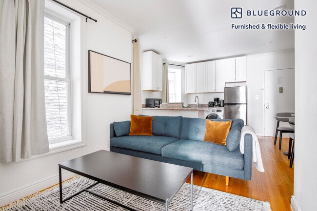 Building Photo - 363 W 17th St