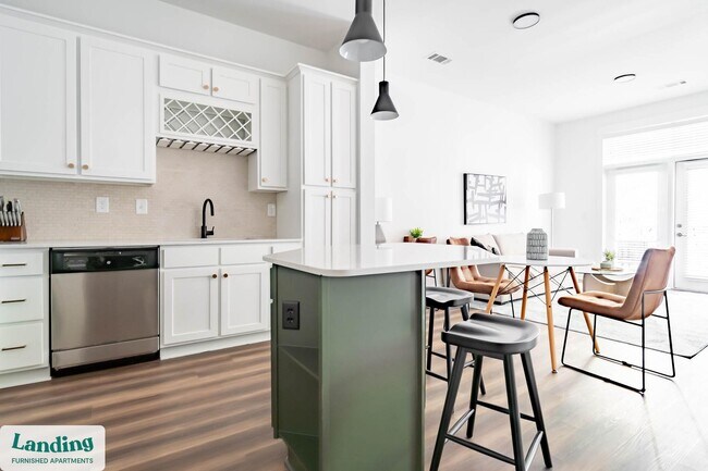 Foto del edificio - 2101 Lakeside Lofts Cir