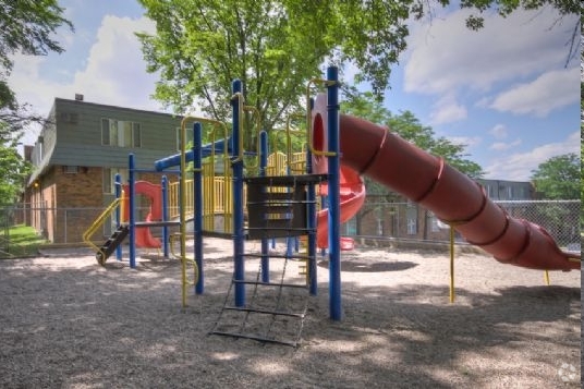 Building Photo - Shamrock Court Apartments