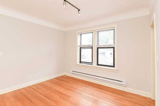 Foto del edificio - 2326 N Rockwell St