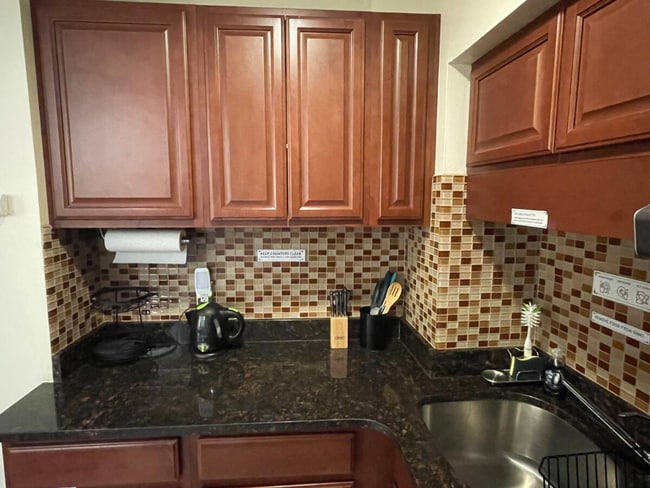 Foto del edificio - 7212 Clinton Rd