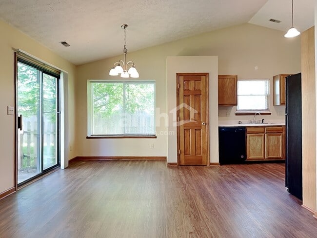 Foto del edificio - 3326 Redbud Ct