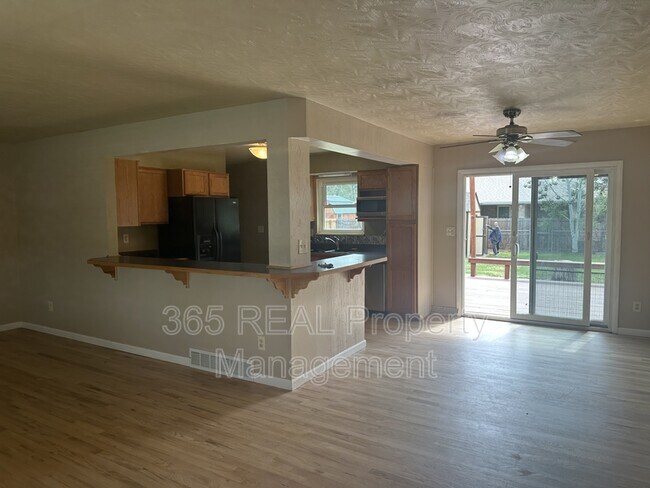 Foto del edificio - 301 Olive Ln