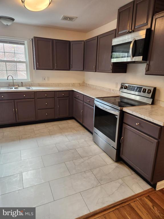 Foto del edificio - 501 S Seminary St