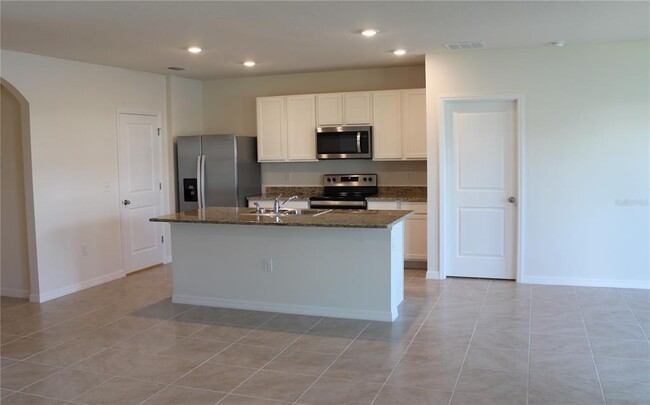 Building Photo - 2726 Greenleaf Ter