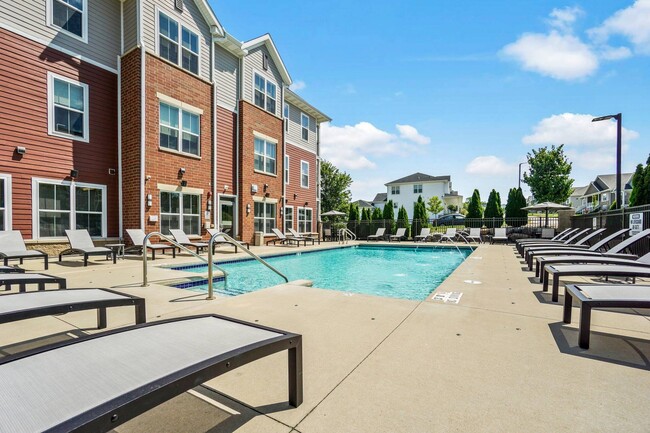 Elan Apartments Pool - Elan