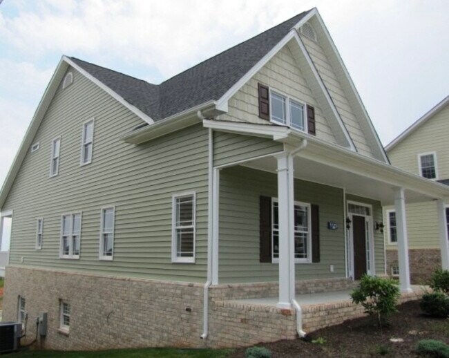 Building Photo - 1125 Cranberry Ct