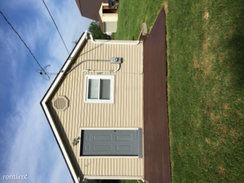 Primary Photo - 689 Pennell Rd