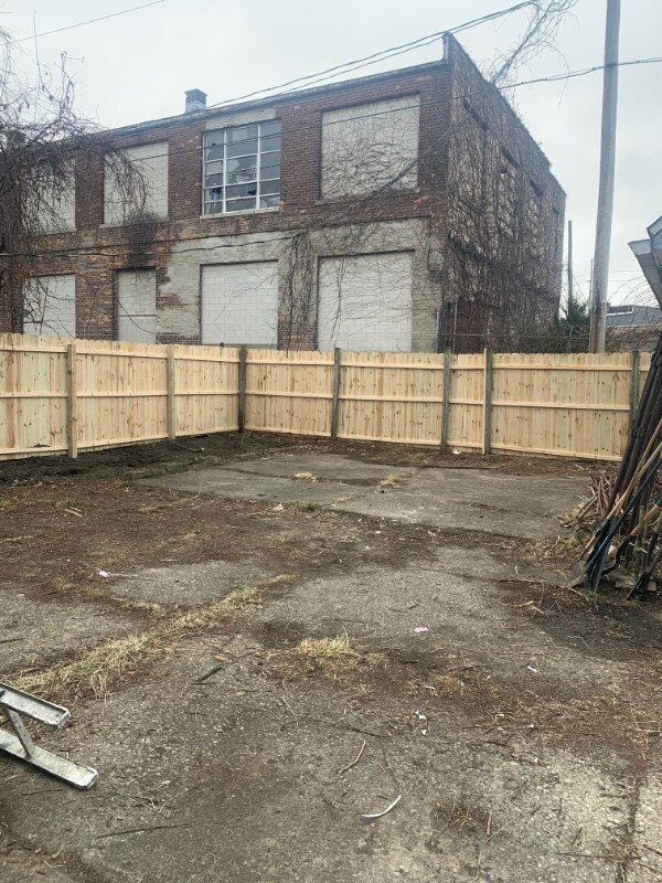 Building Photo - 2221 Academy