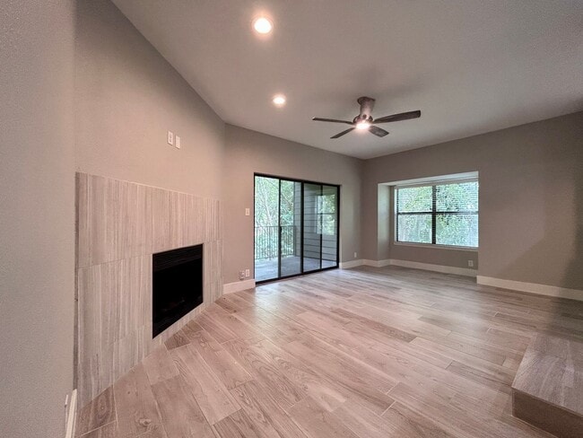 Foto del edificio - 1135 Barton Hills Dr