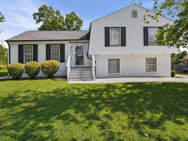 Foto del edificio - 335 Meadowdale Ln