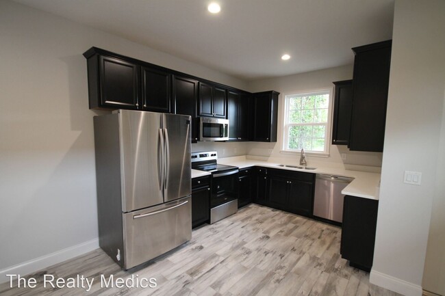 Building Photo - 2 br, 2 bath House - 732 E Broadway St