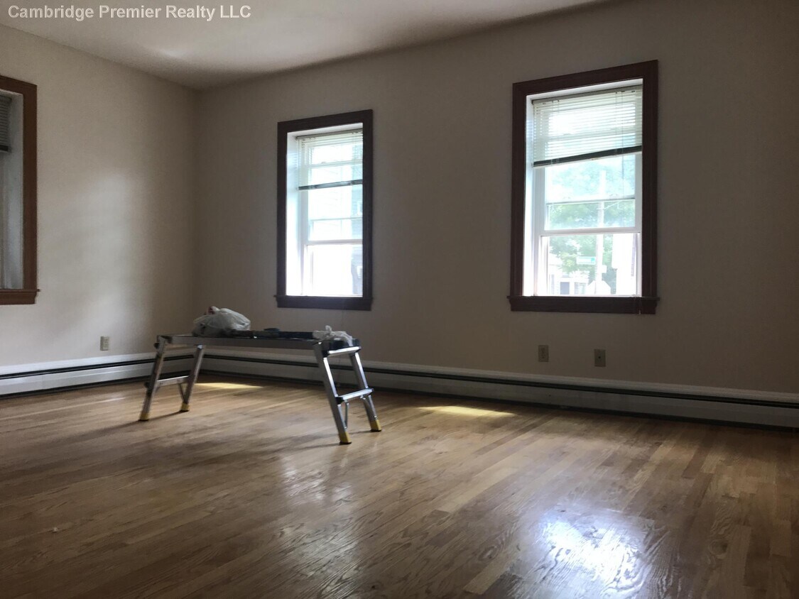 Primary Photo - 105 Brookline St