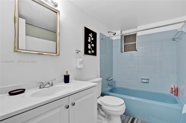 Foto del edificio - 1841 SW 29th Ave
