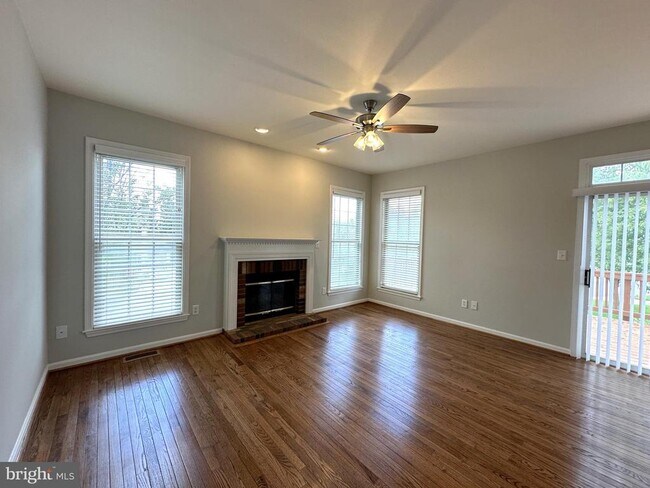 Building Photo - 20713 Parkside Cir