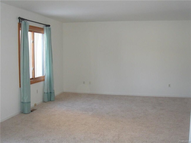 Building Photo - 2160 Rochelle Park Dr