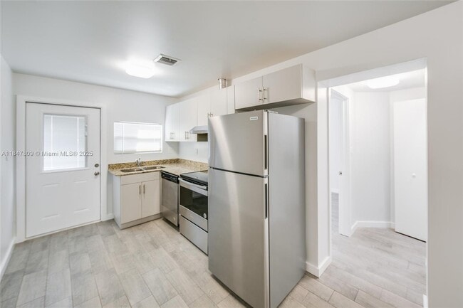 Foto del edificio - 1604 SW 9th St
