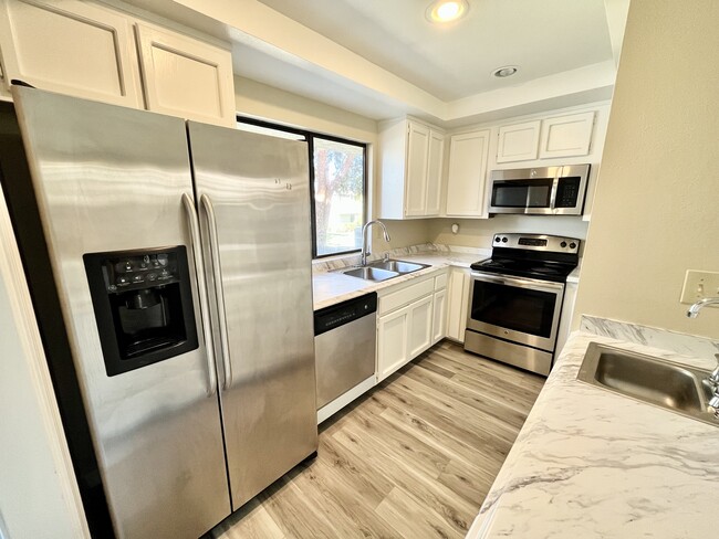 Kitchen - 45326 Driftwood Dr