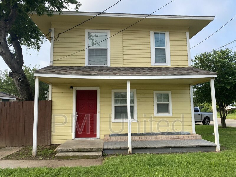 Primary Photo - 1100 E Hickory St
