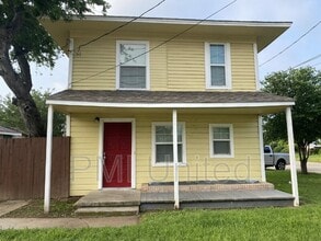 Building Photo - 1100 E Hickory St