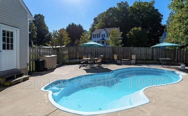 Building Photo - 11814 Gardenia Dr