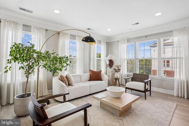 Foto del edificio - 402 Orchard Ridge Dr