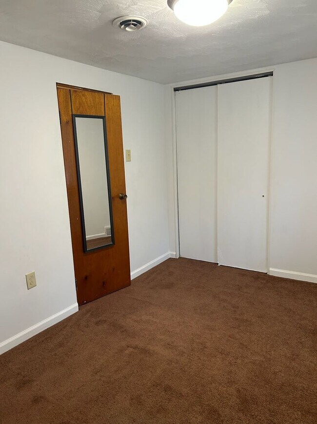 Foto del edificio - 3589 Bull Creek Rd