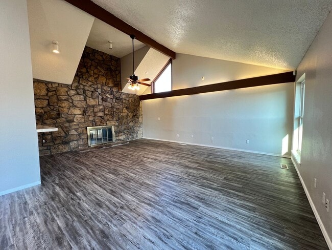 Foto del edificio - ?Cozy North OKC home with fireplace ?