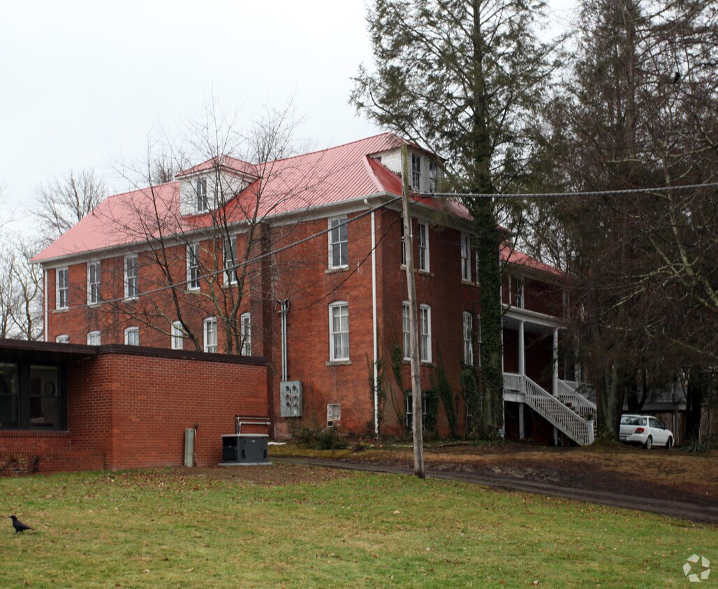 Foto principal - 110 Fayette Ave