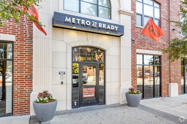 Building Photo - The Metro