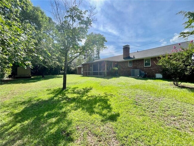 Building Photo - 2309 Village Dr