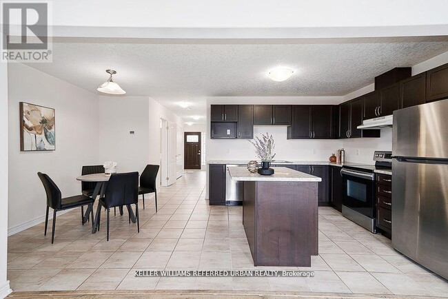 Building Photo - 14 Foley Cres