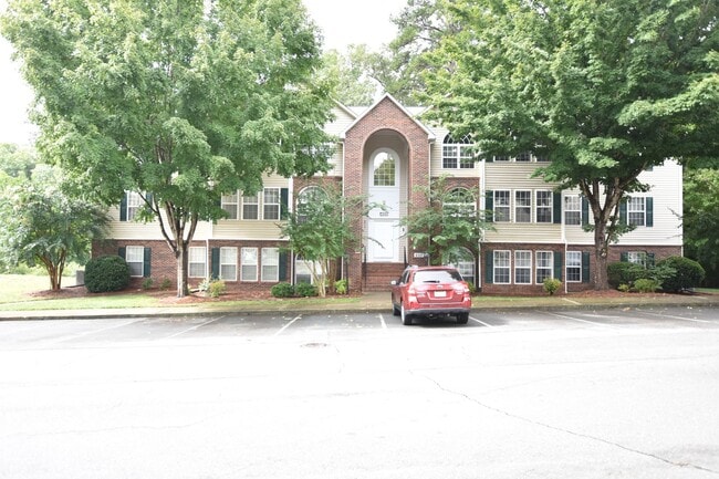 Stunning 2 bedroom/2 bath condo at Mill Pond - Stunning 2 bedroom/2 bath condo at Mill Pond