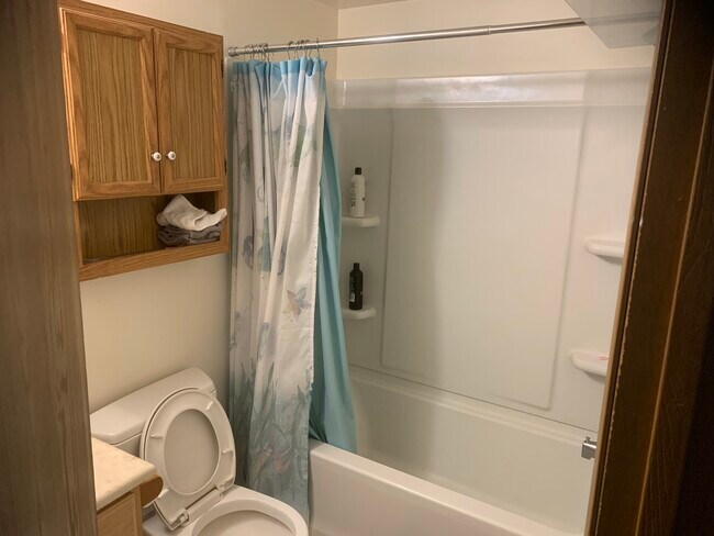 Bathroom, new Shower/Tub - 1824 South 5th Street