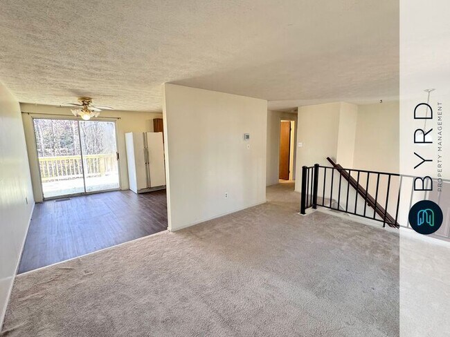 Foto del edificio - 2411 Carriage Creek Rd