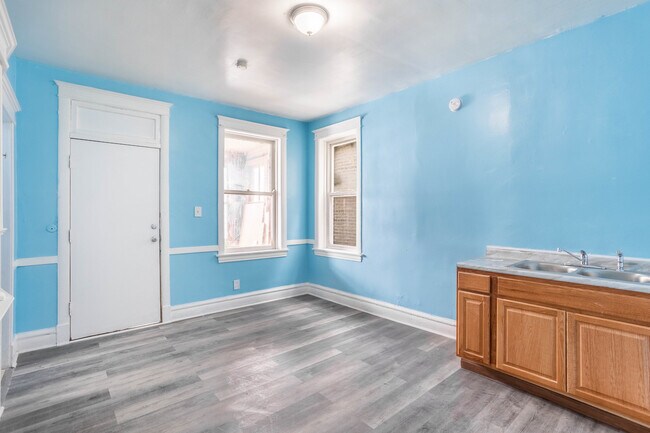 Building Photo - 2453 S Drake Ave