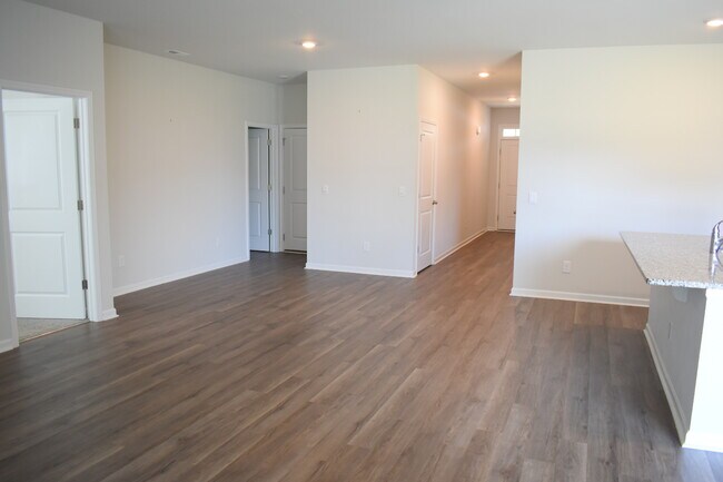 Building Photo - 832 Delta Ct