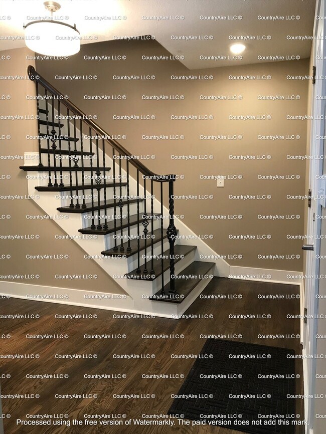 Building Photo - Lenexa House