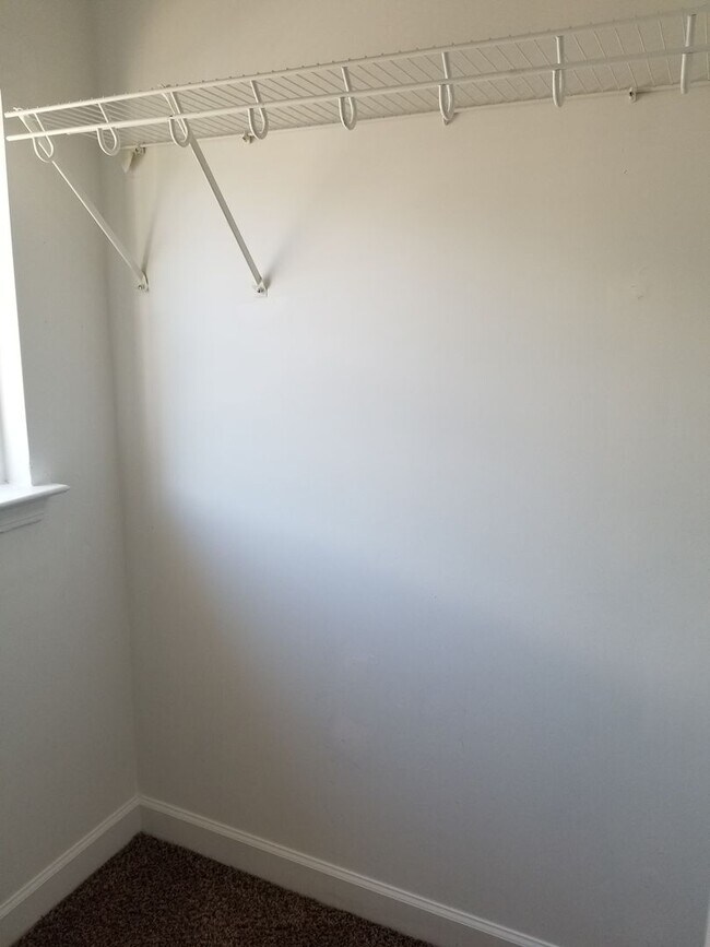 Foto del edificio - Move in ready close to airport BNA and I40