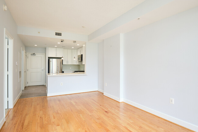 Building Photo - 3600 S Glebe Rd