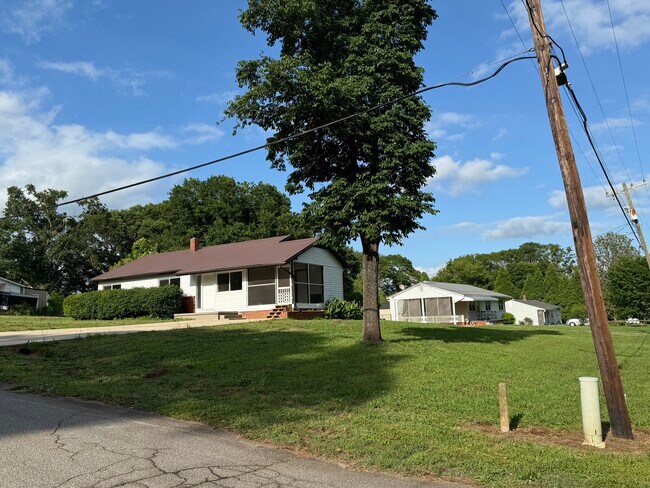 Foto del edificio - 223 Hemlock St