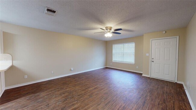 Foto del edificio - 411 N Business Hwy 78