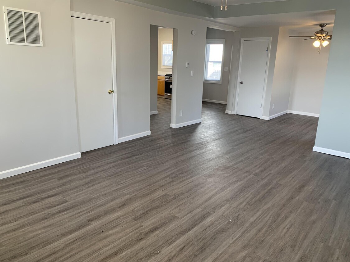 Foto principal - 597 E Jefferson St