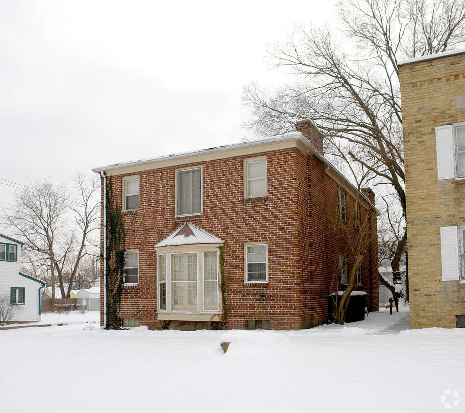 Building Photo - 397 Catherine St