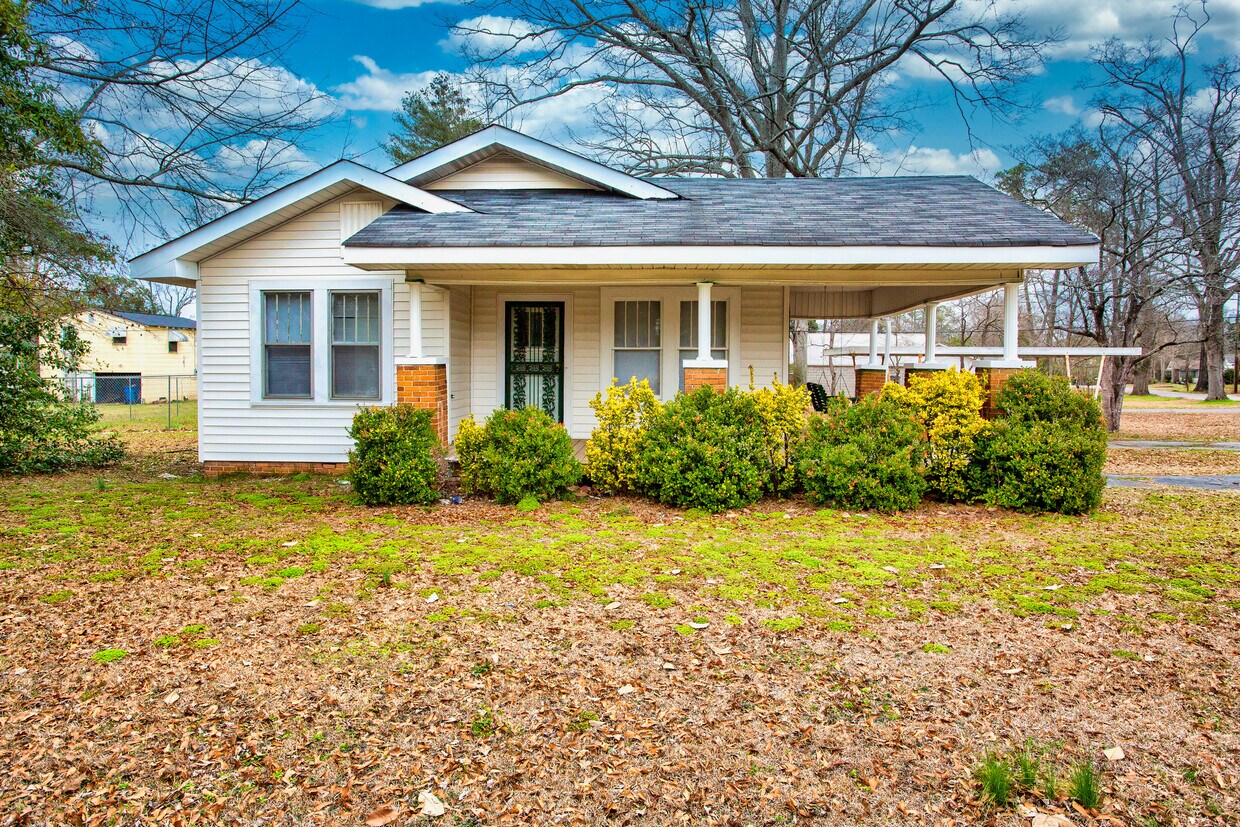 Primary Photo - 2085 Cherry Ave