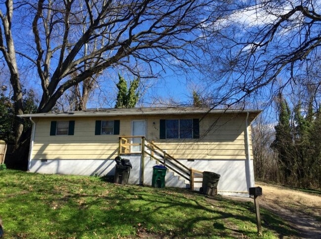 3bed 2 bath with den - 3bed 2 bath with den House